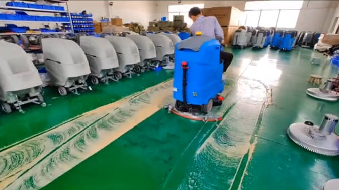 黄大仙2023年还在用人工的物业保洁不妨试试洗地机吧